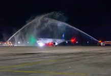 Приветствие водяным салютом возвращения Air Astana в аэропорт Борисполь