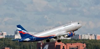 Взлет Airbus A320 "Аэрофлота" в аэропорту Шереметьево