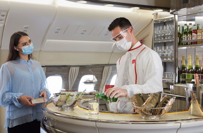Барная стойка в Airbus A380 Emirates