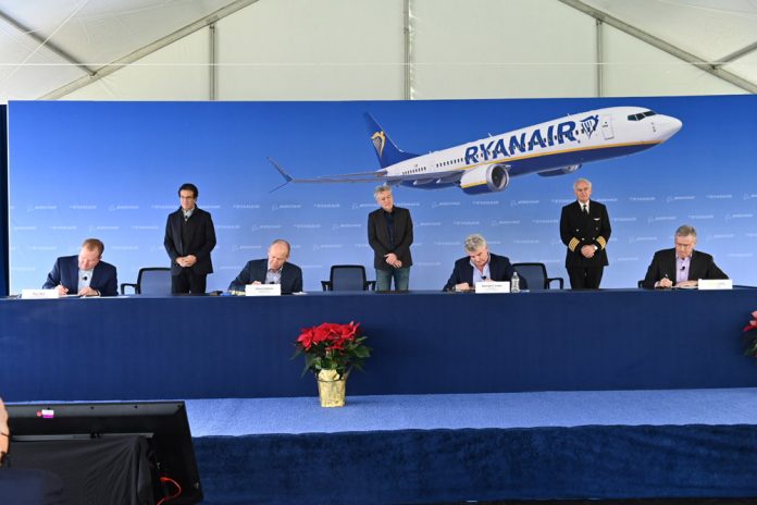 Подписание договора между Boeing и Ryanair на поставку дополнительных Boeing 737 MAX 8200