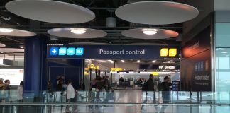 Паспортный контроль в аэропорту. Граница Великобритании