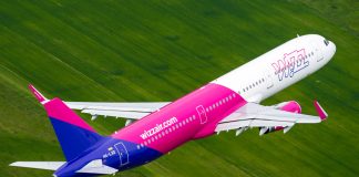 Airbus A321 Wizz Air в полете