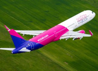 Airbus A321 Wizz Air в полете