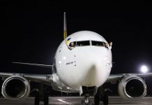 Приветствие пилотов Bees Airlines в Тбилиси после выполнения первого регулярного рейса
