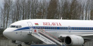 Boeing 737 "Белавиа" в аэропорту Минска