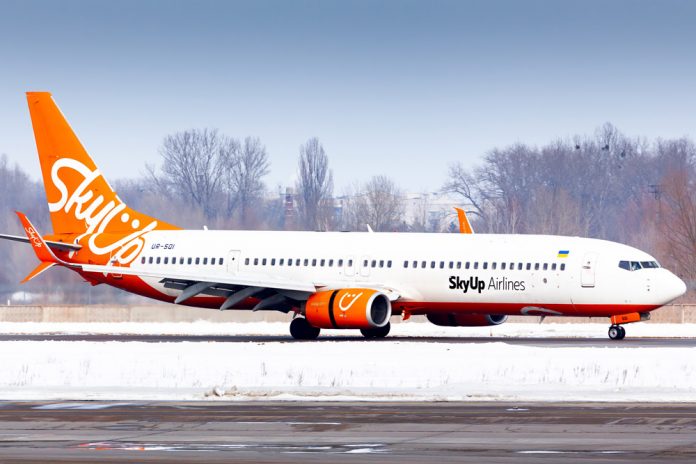 Boeing 737-900 SkyUp