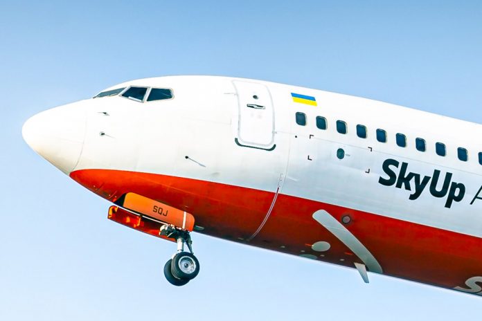 Boeing 737-900 SkyUp