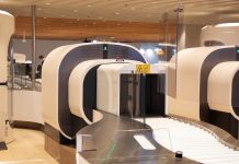 Компьютерный томограф в аэропорту Амстердама Схипхол для проверки ручной клади пассажиров