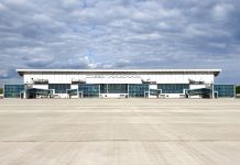 Вид на терминал аэропорта Одесса со стороны перрона