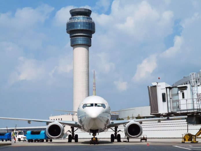 https://www.avianews.com/wp-content/uploads/2021/05/plane_control_tower_yiyang_unsplash-696x522.jpg