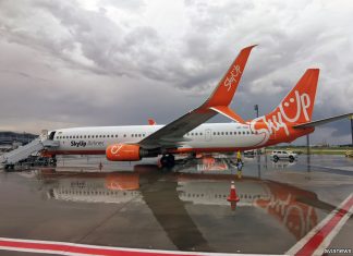 Boeing 737-900ER SkyUp