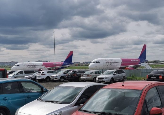 Самолеты Wizz Air в аэропорту 