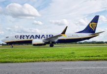 Первый Boeing 737-8200 Ryanair в Дублине, EI-HEN