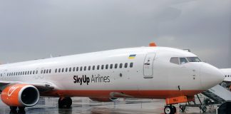 Boeing 737-900ER SkyUp