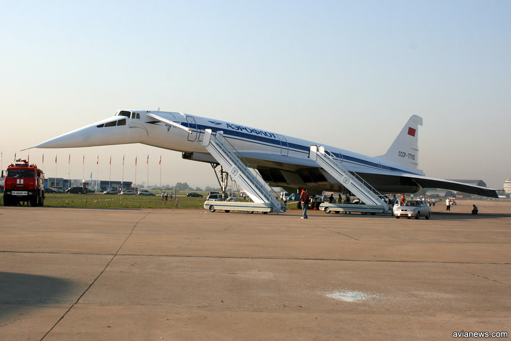 Советский сверхзвуковой пассажирский самолет Ту-144