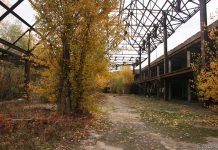 Заброшенный терминал в аэропорту "Киев" Жуляны, который начали строить в 1990-е. На его месте возвели новый терминал А