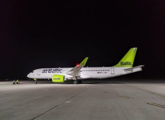 Airbus A220-300 airBaltic в аэропорту Львов