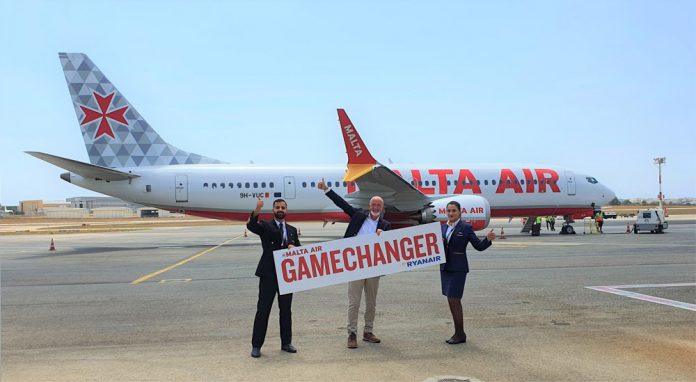Boeing 737-8200 Malta Air после прибытия на Мальту