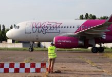 Airbus A320 Wizz Air и споттер