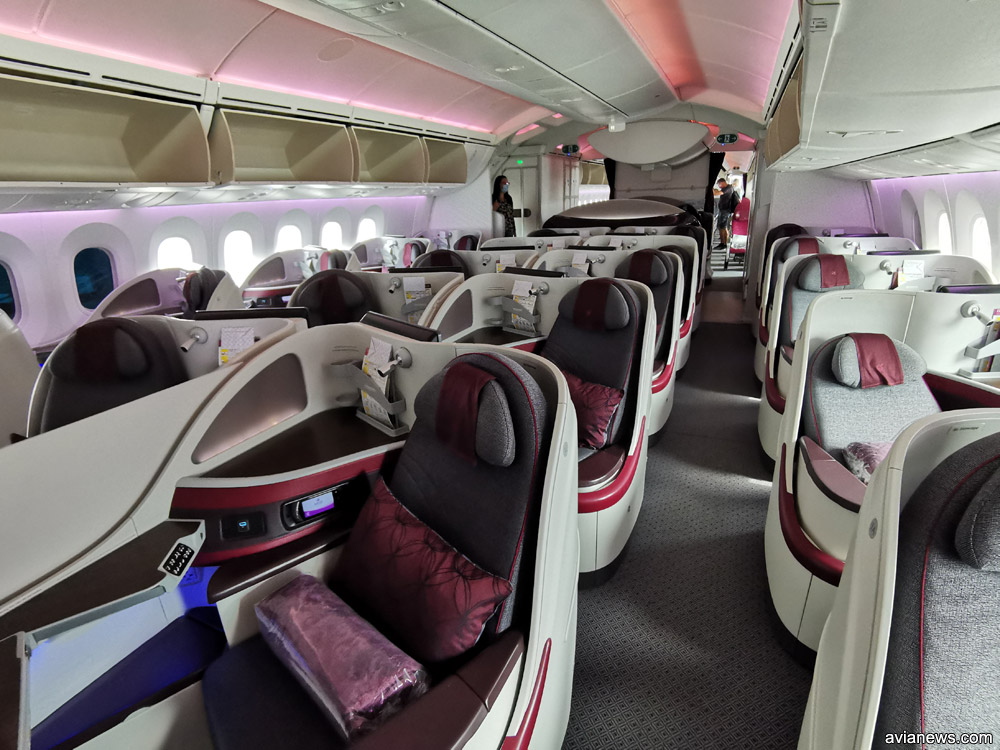 Салон бизнес-класса Boeing 787-8 Qatar Airways