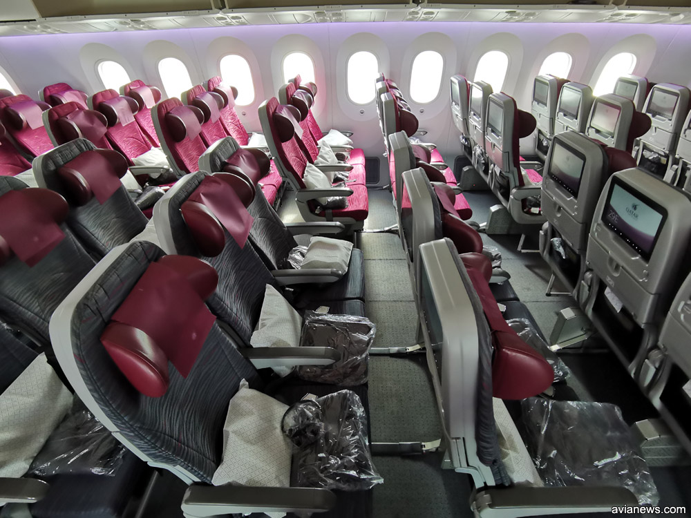 Салон эконом-класса Boeing 787-8 Qatar Airways