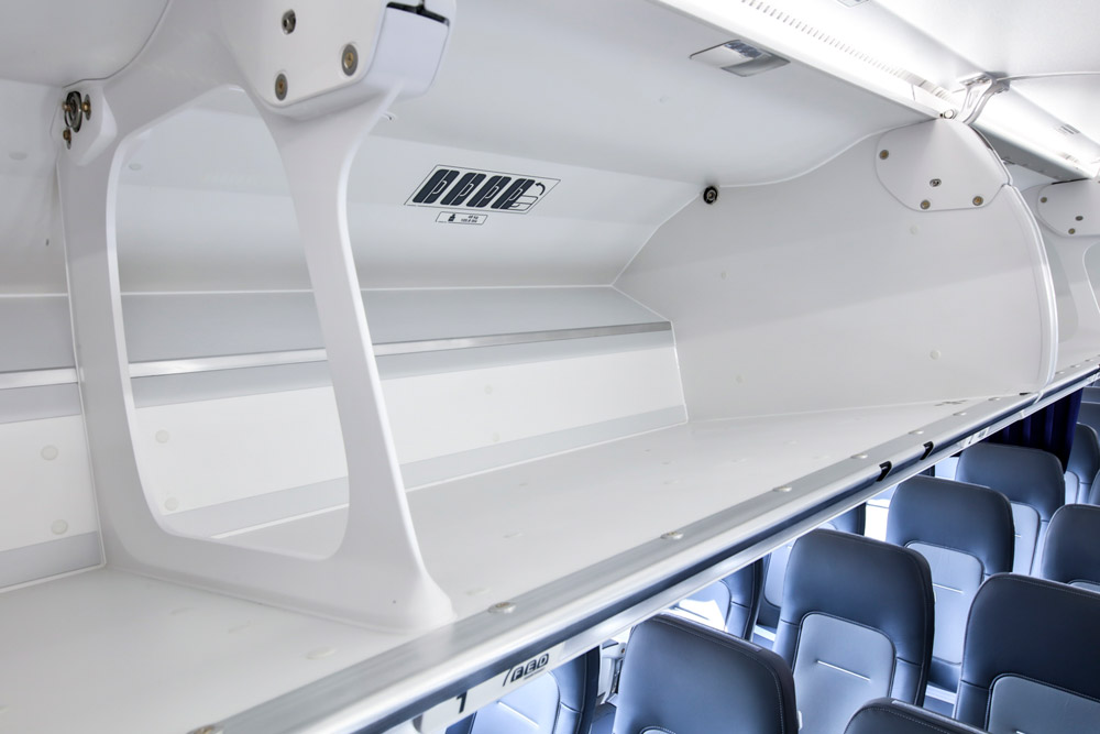 Размер полок в Airbus A321neo с салоном Airspace Cabin увеличили на 40%. Это позволило размещать чемоданы вертикально