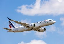 Airbus A220-300 Air France в полете