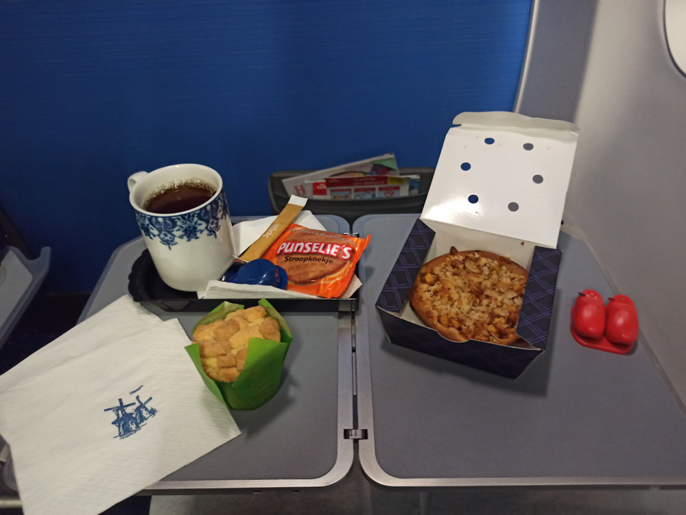 Дополнительное питание для пассажиров бизнес-класса KLM
