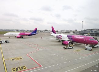 Малоизвестный сервис Wizz Air, который делает перелеты удобнее Самолеты Wizz Air в аэропорту "Киев" Жуляны