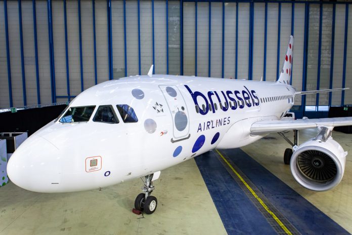 Самолет Airbus A319 Brussels Airlines в новой ливрее 2021 года