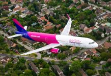 Airbus A321 Wizz Air в полете