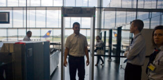 Зона досмотра в аэропорту