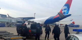 Airbus A330 Air Serbia во время дополнительной проверки в аэропорту Белграда