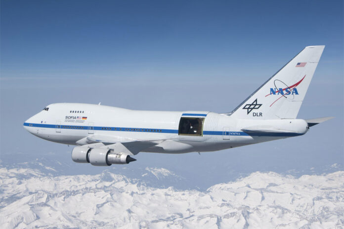 Літаюча обсерваторія NASA SOFIA на базі літака Boeing 747SP