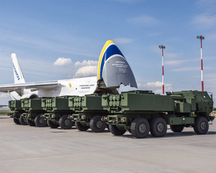 HIMARS на фоне Ан-124 Руслан 