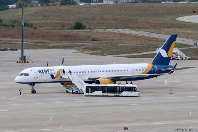 Boeing 757-300 Azur Air Ukraine