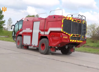 Пожарный автомобиль Rosenbauer Panther Воздушных сил ВСУ
