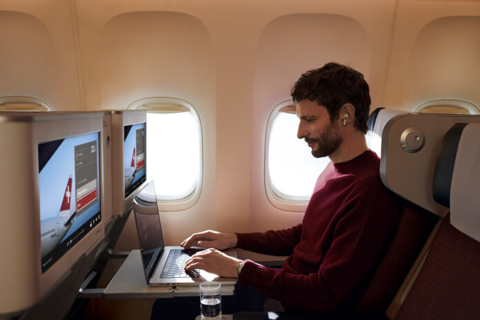 Пассажир Swiss подключился к Wi-FI интернет в самолете