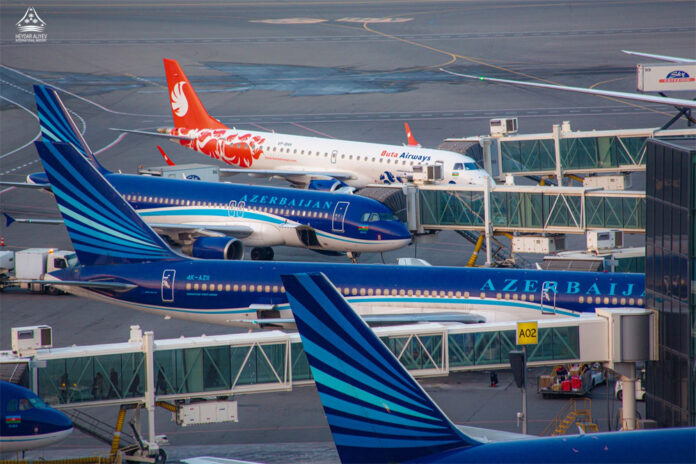 Самолеты AZAL и Buta Airways