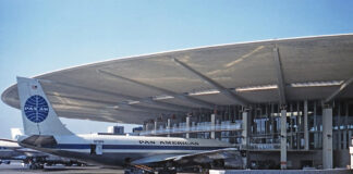 Boeing 707 Pan Am в аэропорту Нью-Йорка в 1961 году