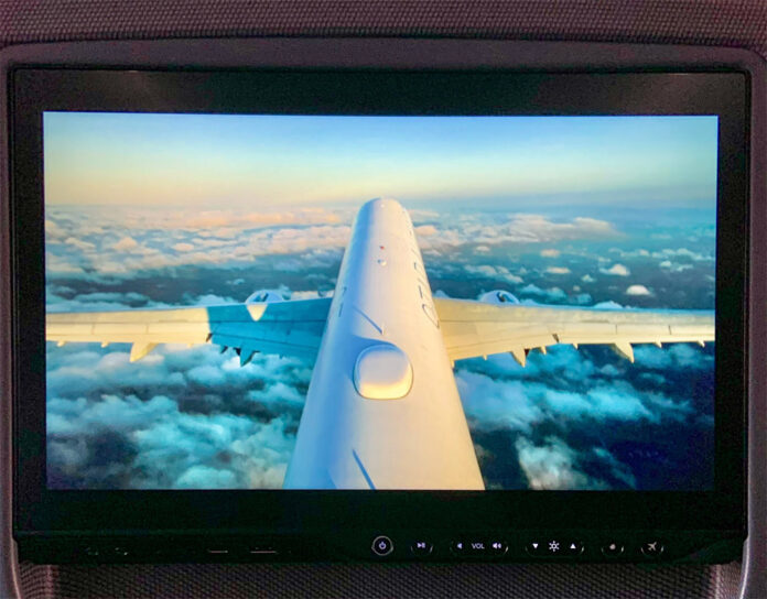 Вид с внешней камеры на самолете Airbus A321