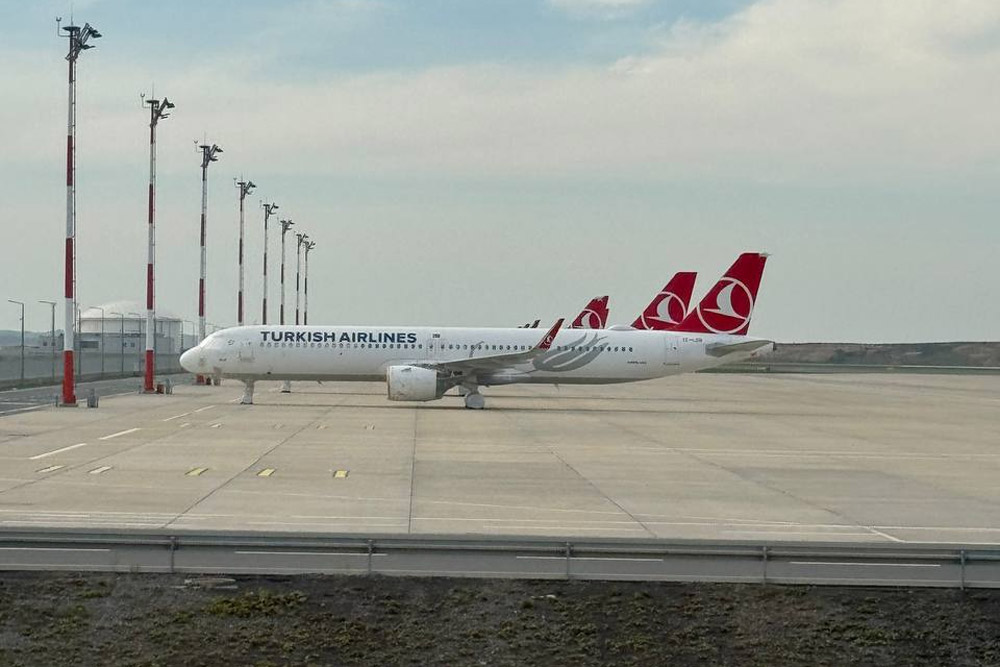 Законсервированные самолеты Airbus A321neo Turkish Airlines в аэропорту Стамбула