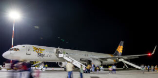 Boeing 757-300 в ливрее Skyline Express