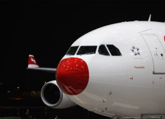 Airbus A340-300 HB-JMA Swiss в роли сказочного оленя Санта-Клауса на Рождество 2023