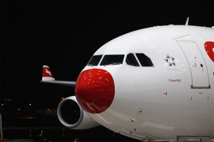 Airbus A340-300 HB-JMA Swiss в роли сказочного оленя Санта-Клауса на Рождество 2023