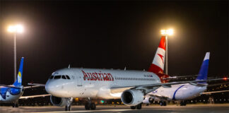 Airbus A320 Austrian Airlines заруливает на стоянку