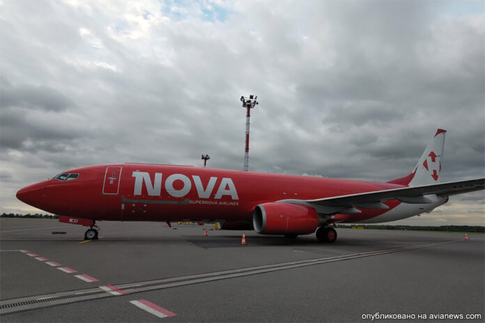 Грузовой Boeing 737-800 авиакомпании Supernova Airlines почтового оператора 