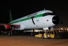 Airbus A321neo в ретро-ливрее Transavia на заводе в Гамбурге до установки двигателей
