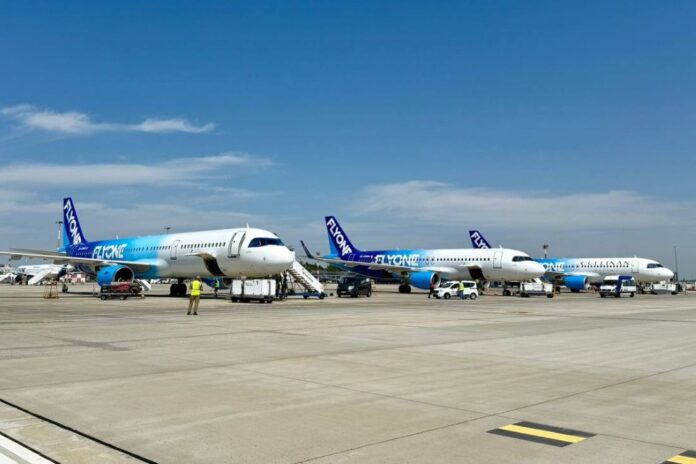 Airbus A321 и A320 Flyone в новой ливрее